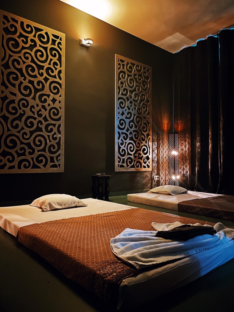 Widok na wnętrze gabinetu masażu w Poznaniu